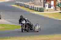 Vintage-motorcycle-club;eventdigitalimages;mallory-park;mallory-park-trackday-photographs;no-limits-trackdays;peter-wileman-photography;trackday-digital-images;trackday-photos;vmcc-festival-1000-bikes-photographs